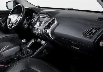 Подержанный автомобиль Hyundai ix35 2010 года (9 фото)
