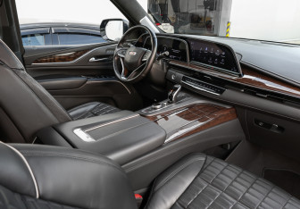 Подержанный автомобиль Cadillac Escalade Suv 2022 года (11 фото)