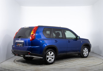 Подержанный автомобиль Nissan X-Trail 2007 года (5 фото)