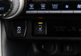 Подержанный автомобиль Toyota RAV4 2020 года (16 фото)