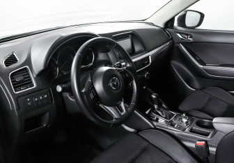 Подержанный автомобиль Mazda CX-5 2016 года (11 фото)