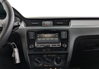 Подержанный автомобиль Skoda Rapid Liftback 2019 года (17 фото)