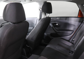 Подержанный автомобиль Volkswagen Polo Sedan 2016 года (12 фото)