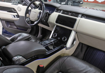 Подержанный автомобиль Land Rover Range Rover 2021 года (11 фото)