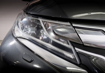 Подержанный автомобиль Mitsubishi Pajero Sport 2018 года (17 фото)