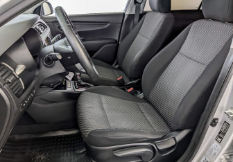 Подержанный автомобиль Kia Rio Hatchback 2019 года (20 фото)