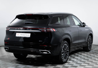 Подержанный автомобиль Jaecoo J8 2024 года (5 фото)