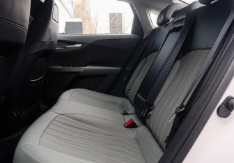 Подержанный автомобиль Changan Lamore 2024 года (10 фото)