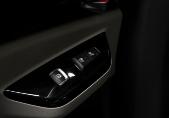 Подержанный автомобиль Kia Carnival 2021 года (21 фото)