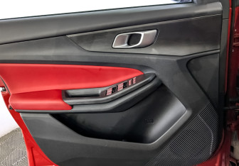 Подержанный автомобиль Changan UNI-S 2024 года (19 фото)