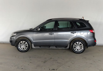 Подержанный автомобиль Hyundai Santa Fe 2011 года (4 фото)