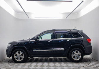 Подержанный автомобиль Jeep Grand Cherokee 2012 года (8 фото)