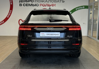 Подержанный автомобиль Audi Q8 2019 года (5 фото)
