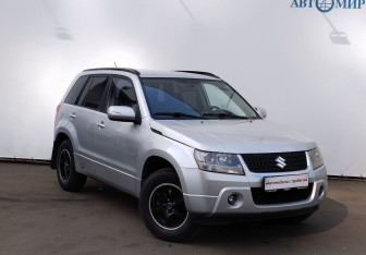 Подержанный автомобиль Suzuki Grand Vitara 2011 года (3 фото)