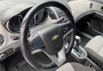 Подержанный автомобиль Chevrolet Cruze Sedan 2014 года (14 фото)