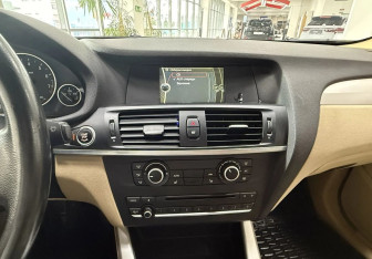 Подержанный автомобиль BMW X3 2013 года (13 фото)
