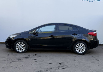 Подержанный автомобиль Kia Cerato Sedan 2015 года (8 фото)