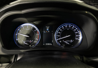 Подержанный автомобиль Toyota Highlander 2014 года (11 фото)