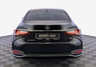 Подержанный автомобиль Lexus ES 2021 года (6 фото)