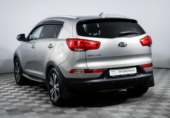 Подержанный автомобиль Kia Sportage 2015 года (7 фото)