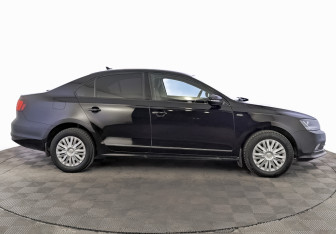 Подержанный автомобиль Volkswagen Jetta Sedan 2018 года (4 фото)