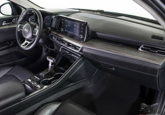 Подержанный автомобиль Kia K5 2021 года (8 фото)