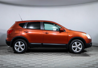 Подержанный автомобиль Nissan Qashqai 2007 года (4 фото)