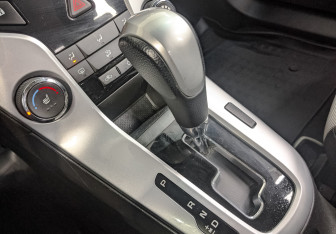 Подержанный автомобиль Chevrolet Cruze Sedan 2013 года (20 фото)