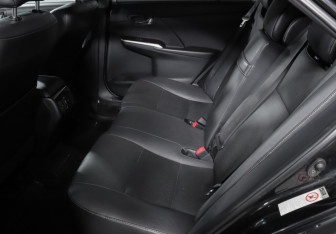 Подержанный автомобиль Toyota Camry Sedan 2015 года (10 фото)