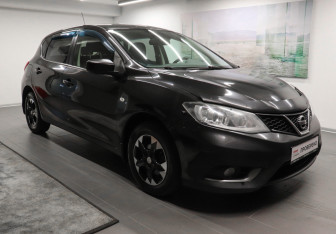 Подержанный автомобиль Nissan Tiida Hatchback 2015 года (3 фото)