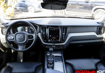 Подержанный автомобиль Volvo XC60 2021 года (9 фото)