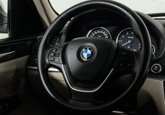 Подержанный автомобиль BMW X3 2011 года (15 фото)