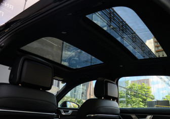 Подержанный автомобиль Audi A6 Sedan 2025 года (11 фото)