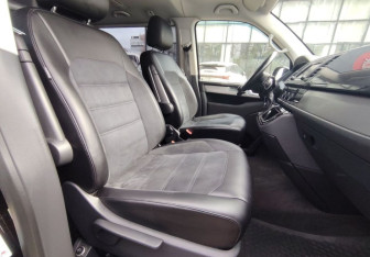 Подержанный автомобиль Volkswagen Multivan 2019 года (10 фото)