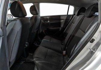 Подержанный автомобиль Kia Rio Hatchback 2021 года (16 фото)