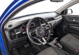 Подержанный автомобиль Kia Rio Hatchback 2019 года (14 фото)