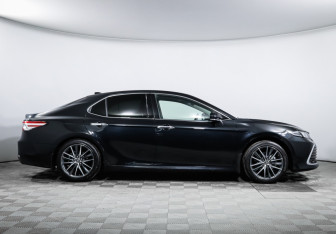 Подержанный автомобиль Toyota Camry Sedan 2023 года (4 фото)