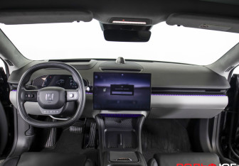 Подержанный автомобиль Zeekr 001 2024 года (13 фото)