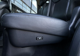 Подержанный автомобиль Lexus LX 2014 года (31 фото)