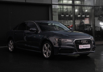 Подержанный автомобиль Audi A6 Sedan 2011 года (3 фото)