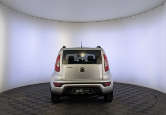 Подержанный автомобиль Kia Soul 2012 года (6 фото)