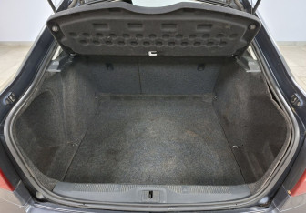 Подержанный автомобиль Skoda Octavia Liftback 2011 года (12 фото)