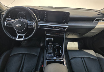 Подержанный автомобиль Kia K5 2020 года (11 фото)