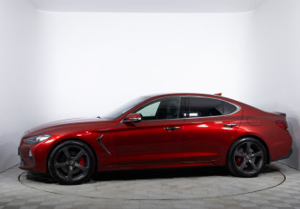 Подержанный автомобиль Genesis G70 2018 года (8 фото)