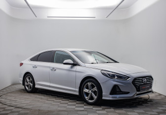 Подержанный автомобиль Hyundai Sonata 2018 года (3 фото)