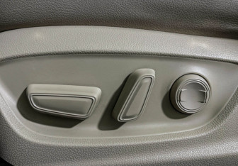 Подержанный автомобиль Toyota Camry Sedan 2019 года (14 фото)