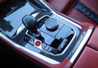 Подержанный автомобиль BMW X6 M 2021 года (15 фото)