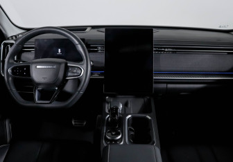 Подержанный автомобиль Jaecoo J7 2023 года (12 фото)