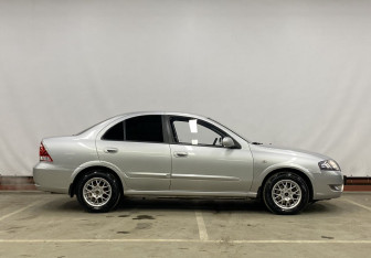 Подержанный автомобиль Nissan Almera Classic 2013 года (4 фото)