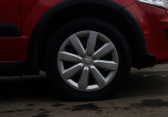 Подержанный автомобиль Suzuki SX4 Hatchback 2012 года (16 фото)